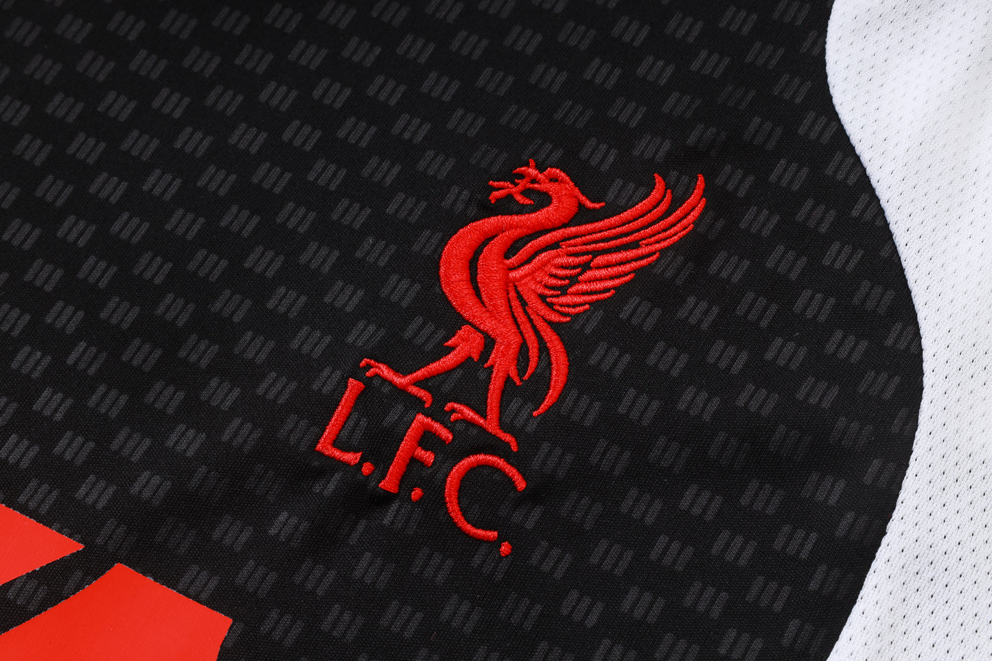 Liverpool 2627 Sleeveless Training Kit 1