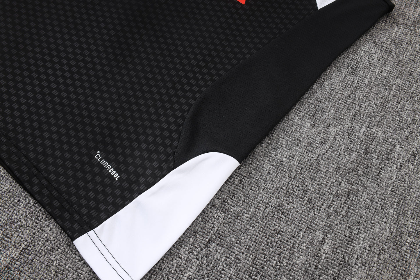 Liverpool 2627 Sleeveless Training Kit 1