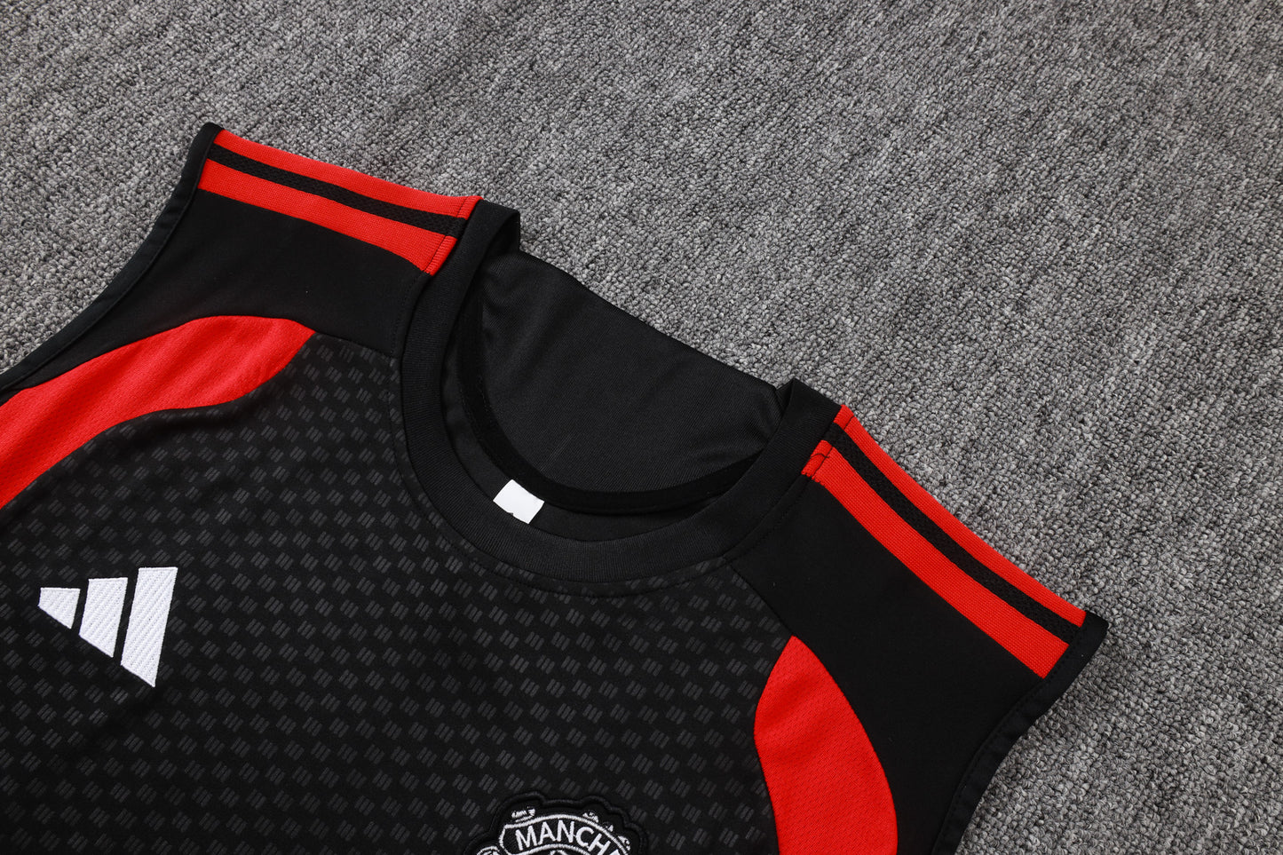 Manchester United 2627 Sleeveless Training Kit 2