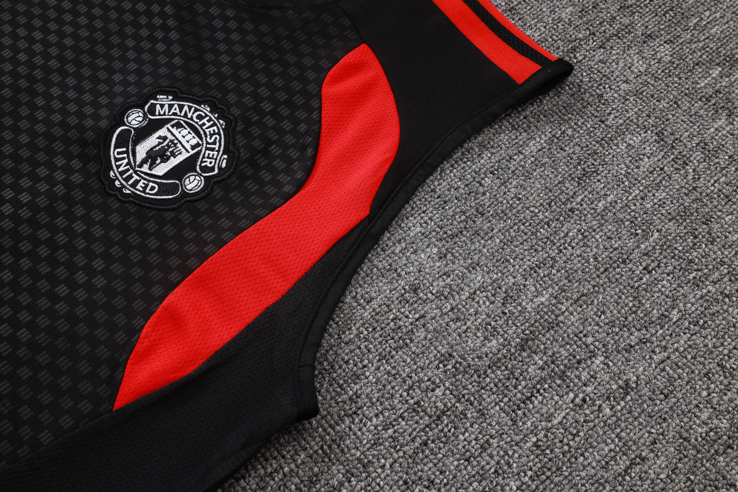 Manchester United 2627 Sleeveless Training Kit 2