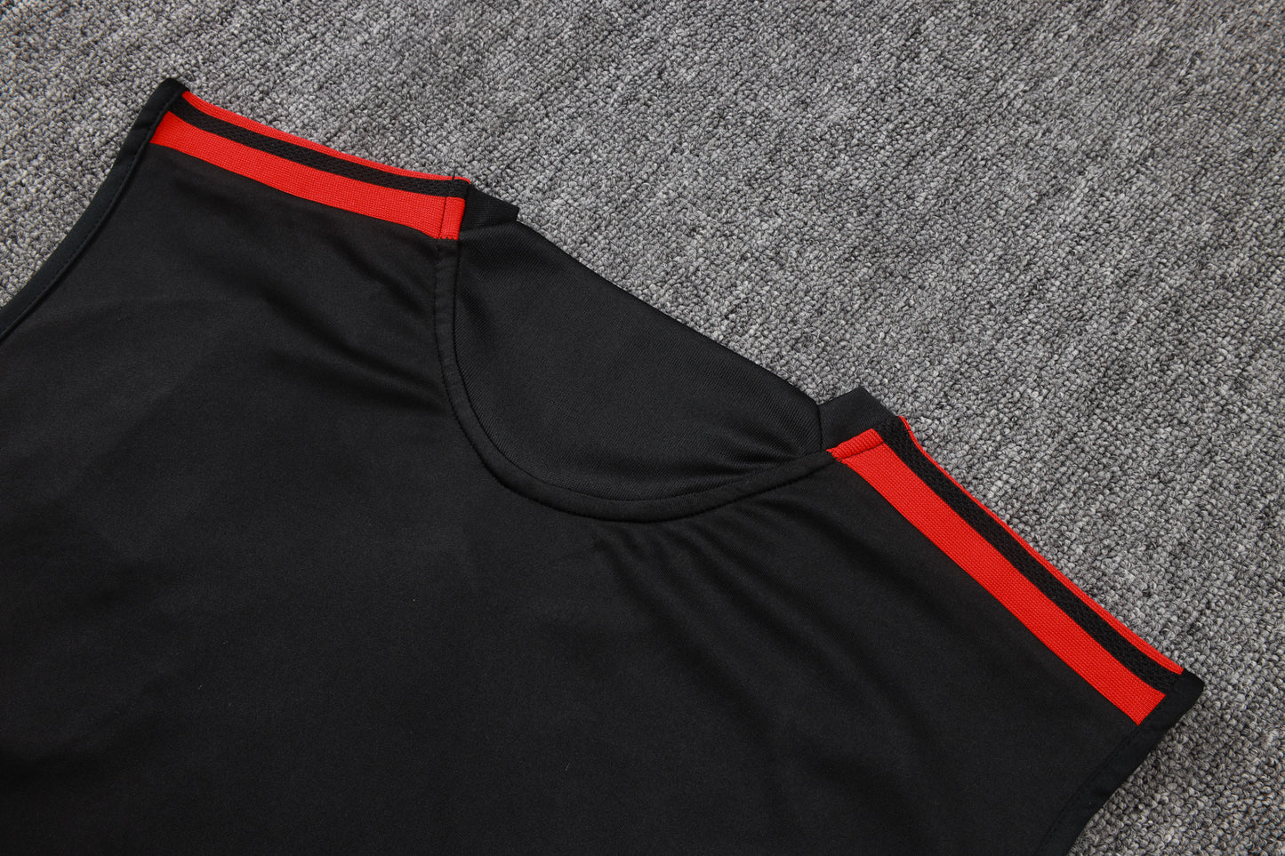 Manchester United 2627 Sleeveless Training Kit 2