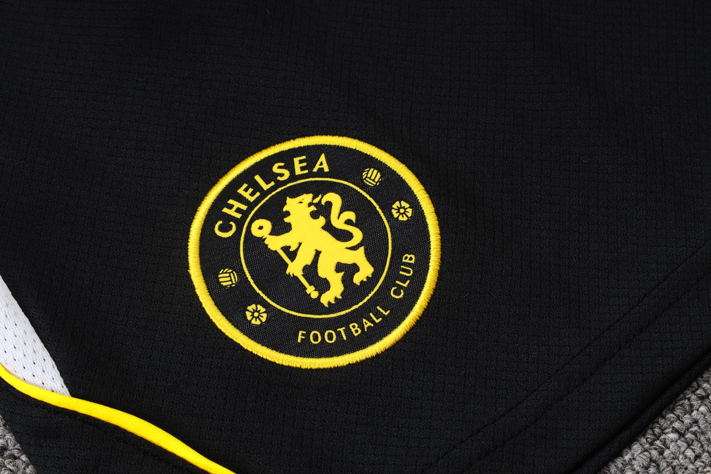 Chelsea 2627 Sleeveless Training Kit 1