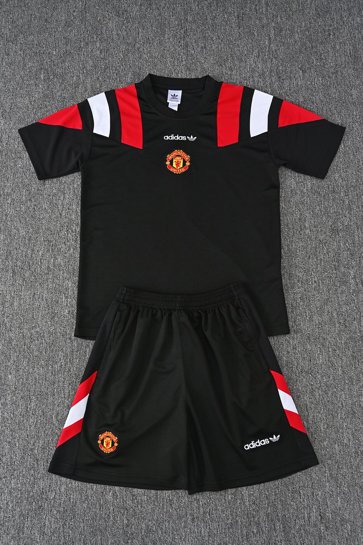 2627 Manchester United short sleeve Training Kit 1