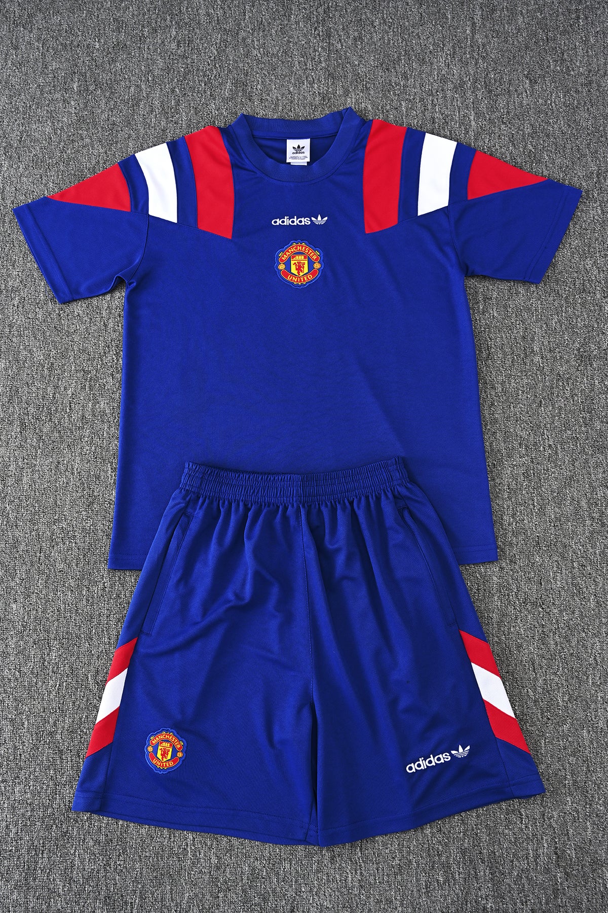 2627 Manchester United short sleeve Training Kit 2