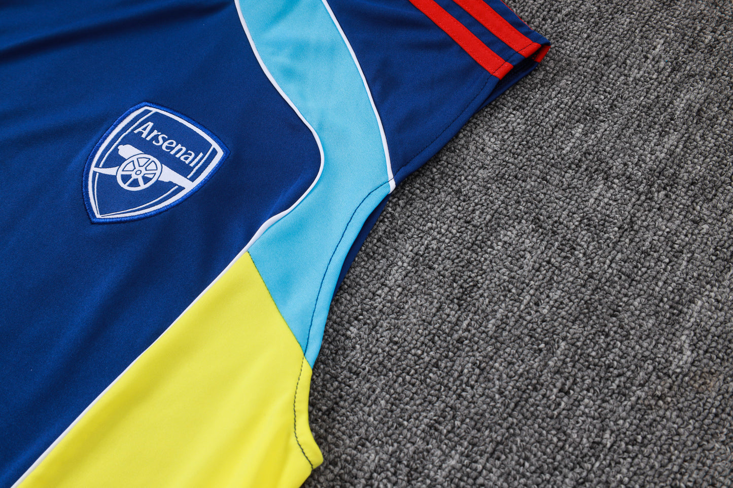 Arsenal Sleeveless Training Kit retro style