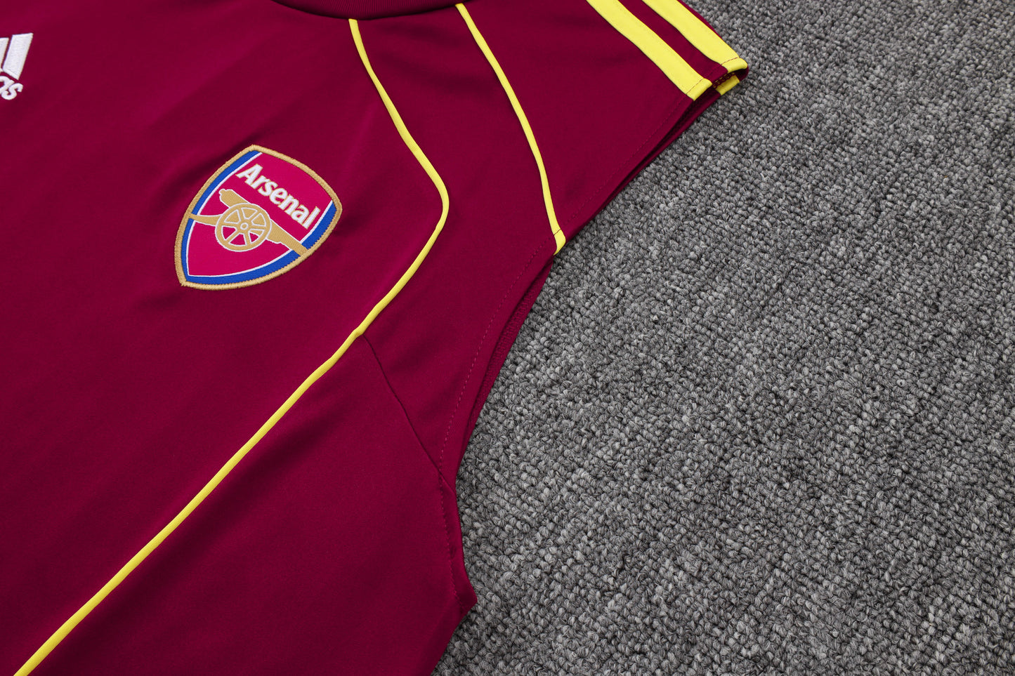Arsenal Sleeveless Training Kit retro style red