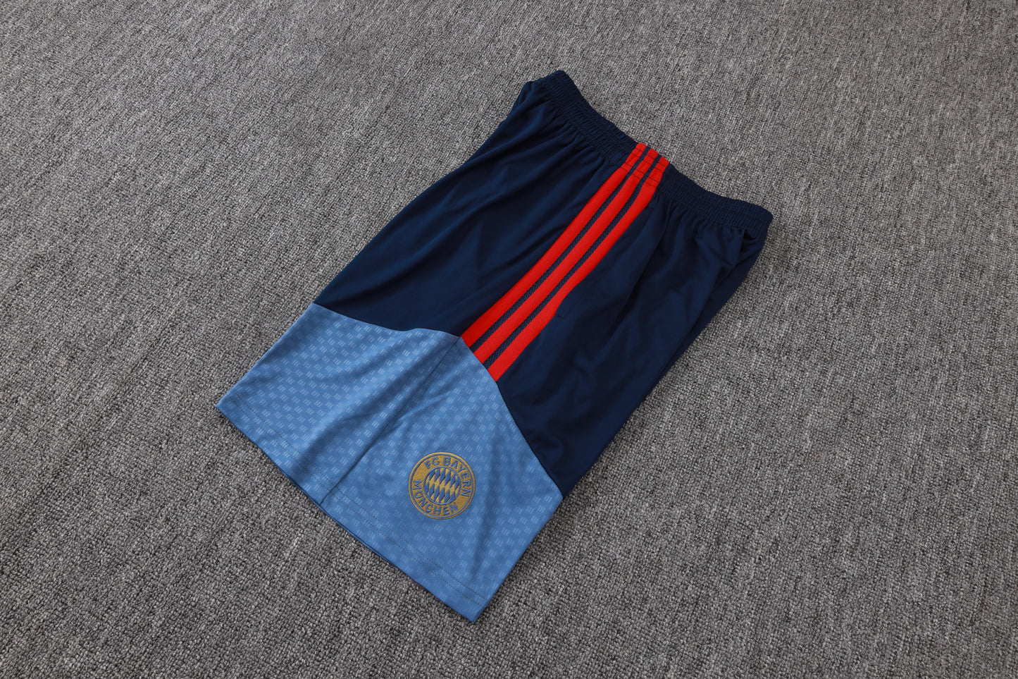 Bayern 2627 Sleeveless Training Kit