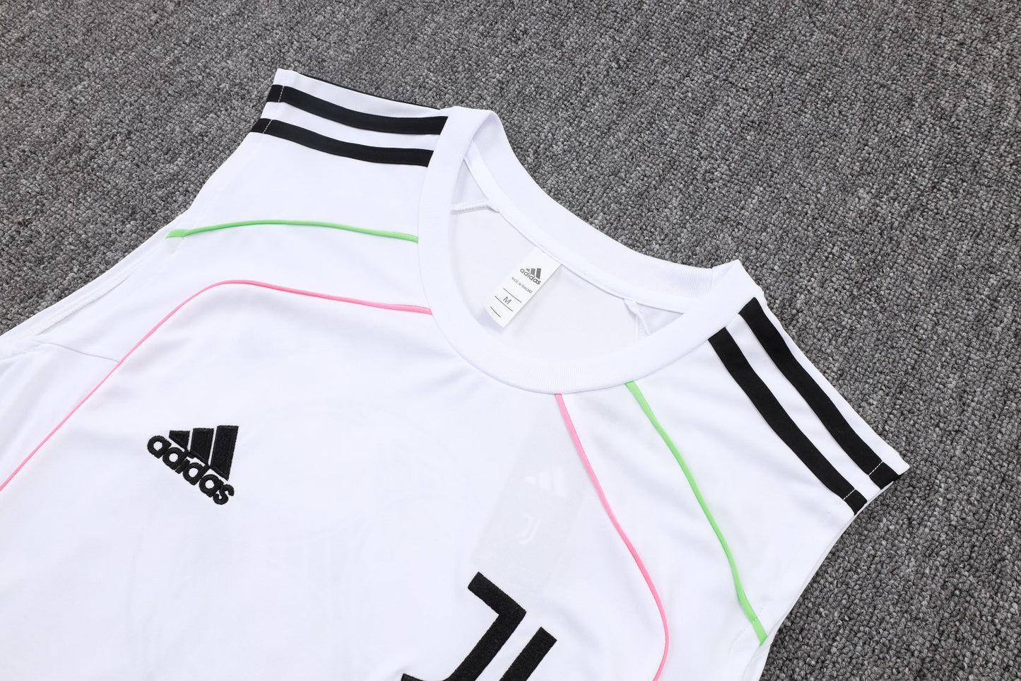 Juventus Sleeveless Training Kit - Retro Home