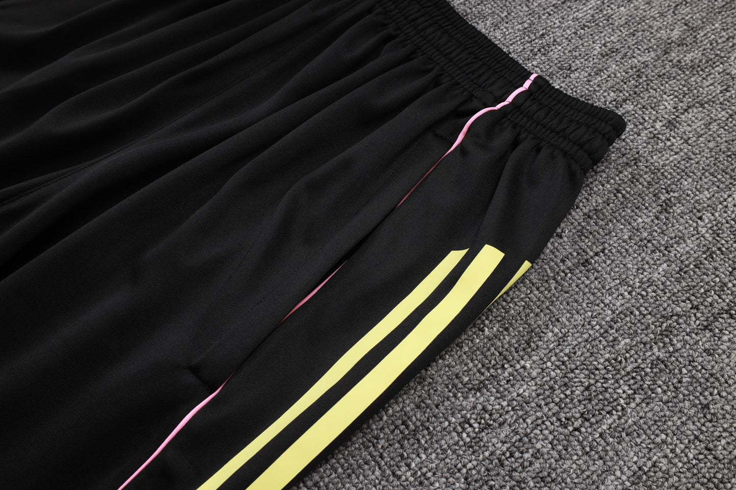 Juventus Sleeveless Training Kit -  Black/Pastel