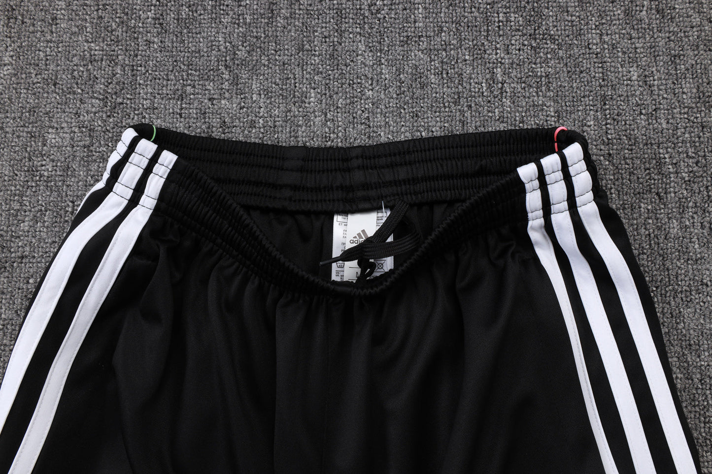 Juventus Sleeveless Training Kit - Retro Home