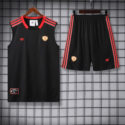 Manchester United  Sleeveless Training Kit Black stripes