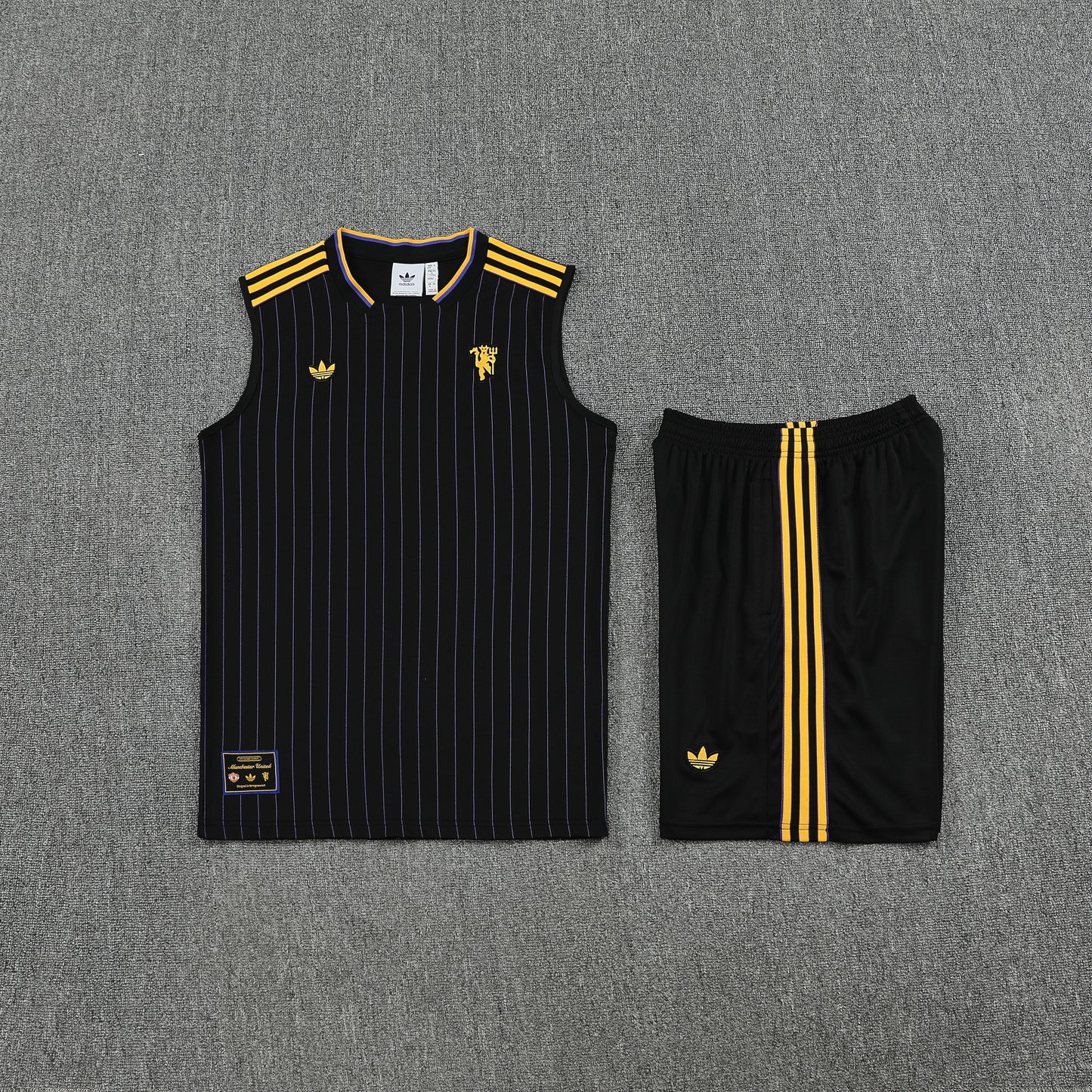 Manchester United  Sleeveless Training Kit