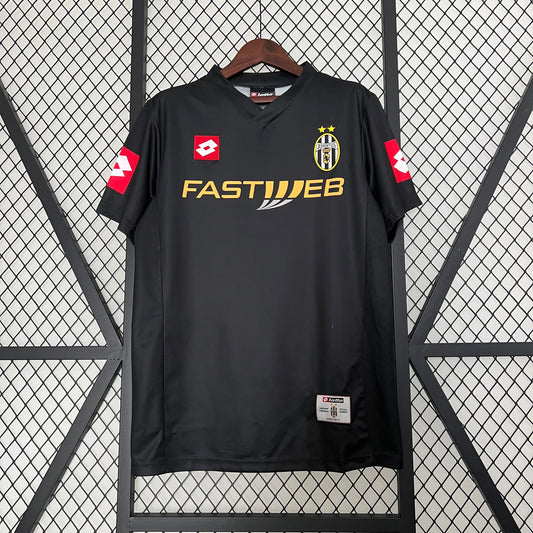 JUVENTUS 2001 - 2002 AWAY JERSEY