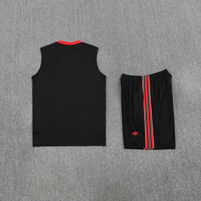 Manchester United  Sleeveless Training Kit Black stripes