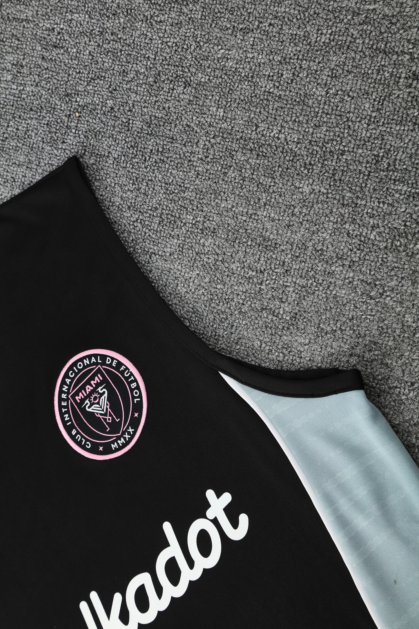 Miami International  Sleeveless Training Kit